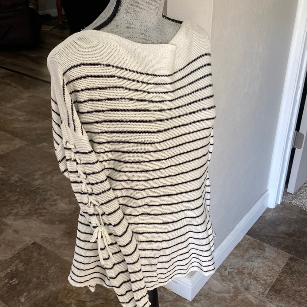 Woven Sweater light